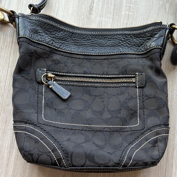 Coach Black Leather Shoulder Bag - Picture 3 of 5